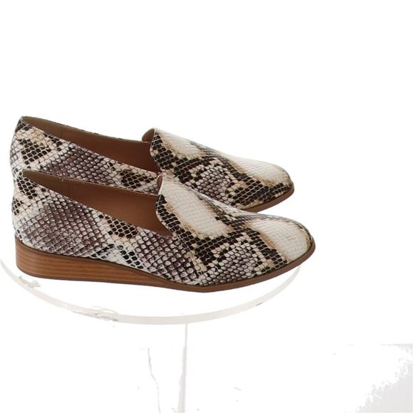 Journee Collection Tru Comfort Foam Taite Sliver Wedge Snake 7.5 128-3367 - Picture 4 of 4